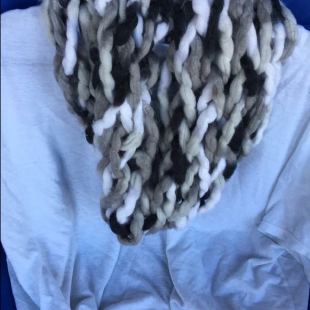 Homemade Armknit scarves - Picture 5 of 8